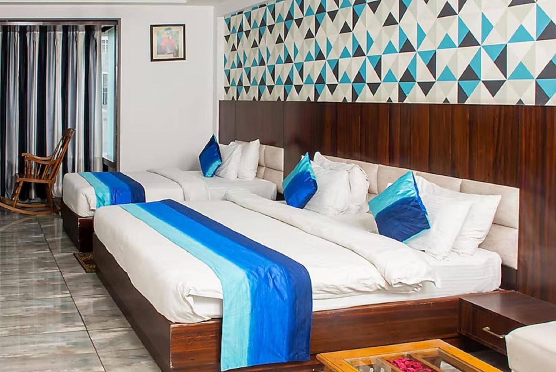 Hotel Sgt Plaza Varanasi Exteriör bild