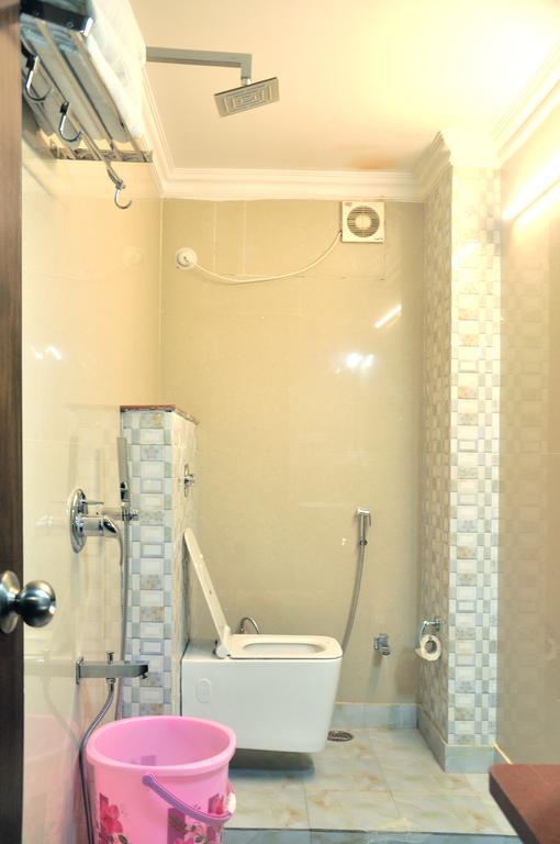 Hotel Sgt Plaza Varanasi Exteriör bild